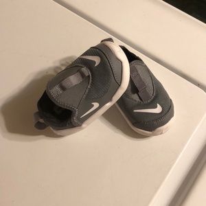 Infant Nike’s